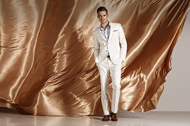 [outdated article] 2011 Summer suits are here! The Indochino Linen Collection
