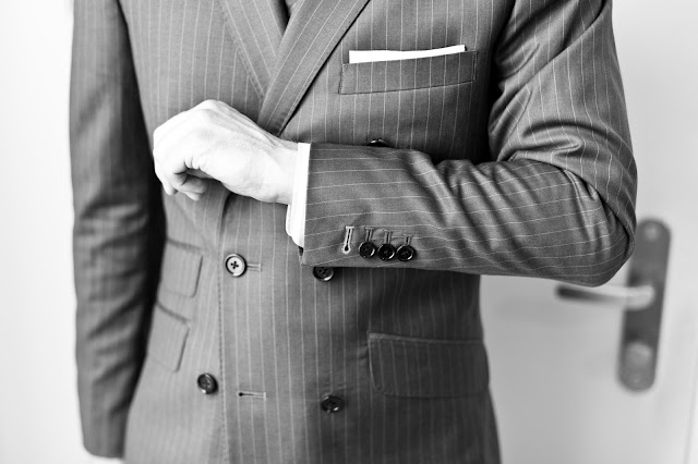 Colourful working buttonholes